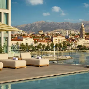 https://hotel-ambasador.splithotels.org